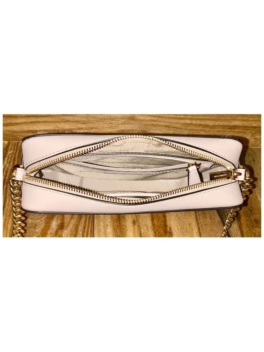 Michael Kors Ginny “Love” Limited Edition Camera Bag & Free Bag Charm & Dust Bag - Picture 11 of 16